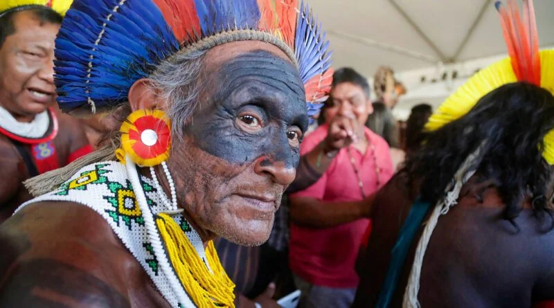 Los-ruralistas-brasilenos-vuelven-a-la-carga-contra-las-tierras-indigenas-en-el-Congreso-800x445