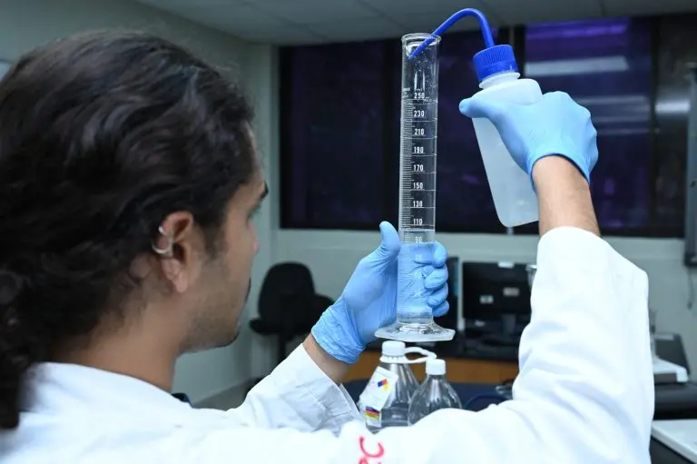 Licenciatura-Biotecnologia-en-Intec-Foto-INTEC-768x511