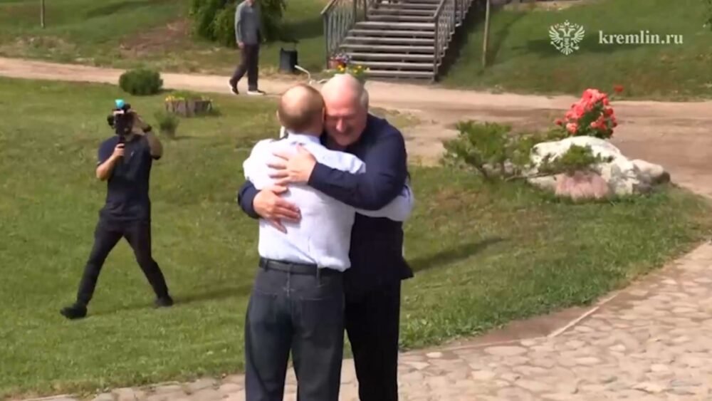 Putin-y-Lukashenko-mantienen-una-reunion-informal-en-la-isla-rusa-de-Valaam